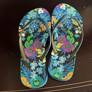 Vera Bradley sandals